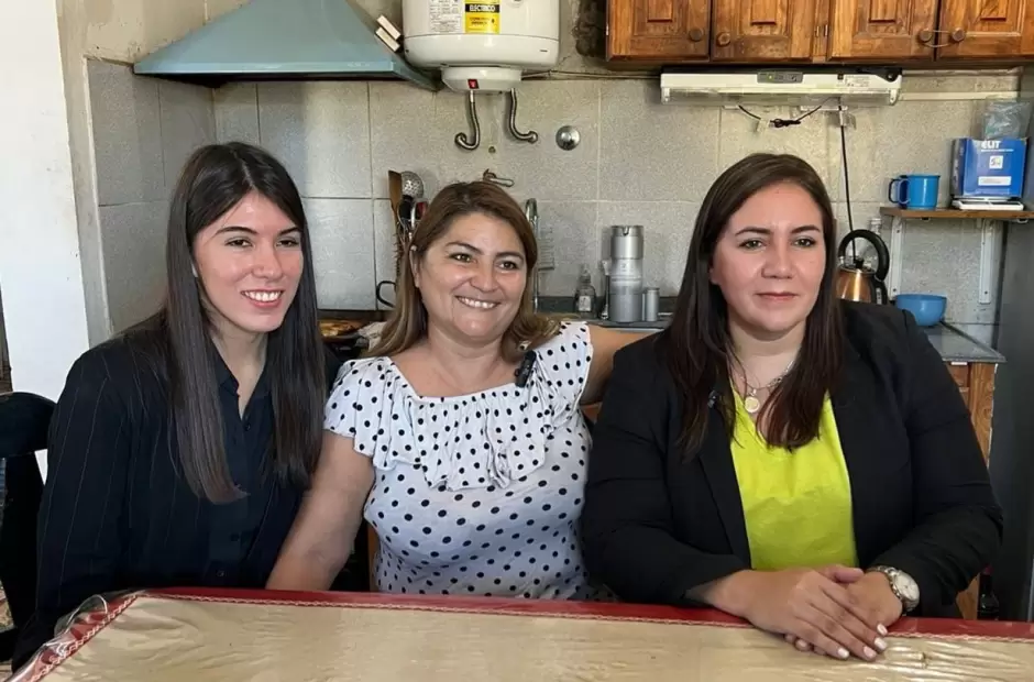 Andrea, madre de Mximo, la diputada Carrizo y la abogada del menor