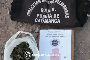 Dos jvenes fueron descubiertos con droga en un control vehicular y los detuvieron