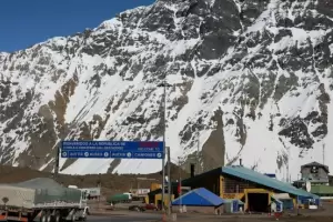 Por nevadas el paso fronterizo con Chile estar cerrado durante el fin de semana largo