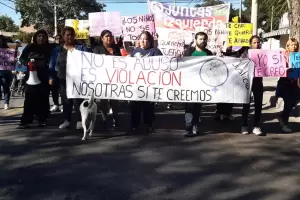 Nueva marcha reclamando celeridad en el caso de abuso contra el expolica Espeche