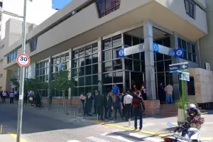 Cuantioso robo en una salidera bancaria