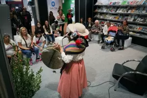 Con coplas, danza y color, Catamarca dice presente en la Feria del Libro