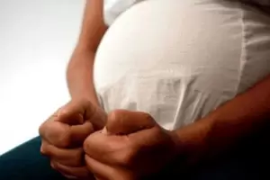 Alerta de pediatras por un problema en los embarazos que causa enfermedades