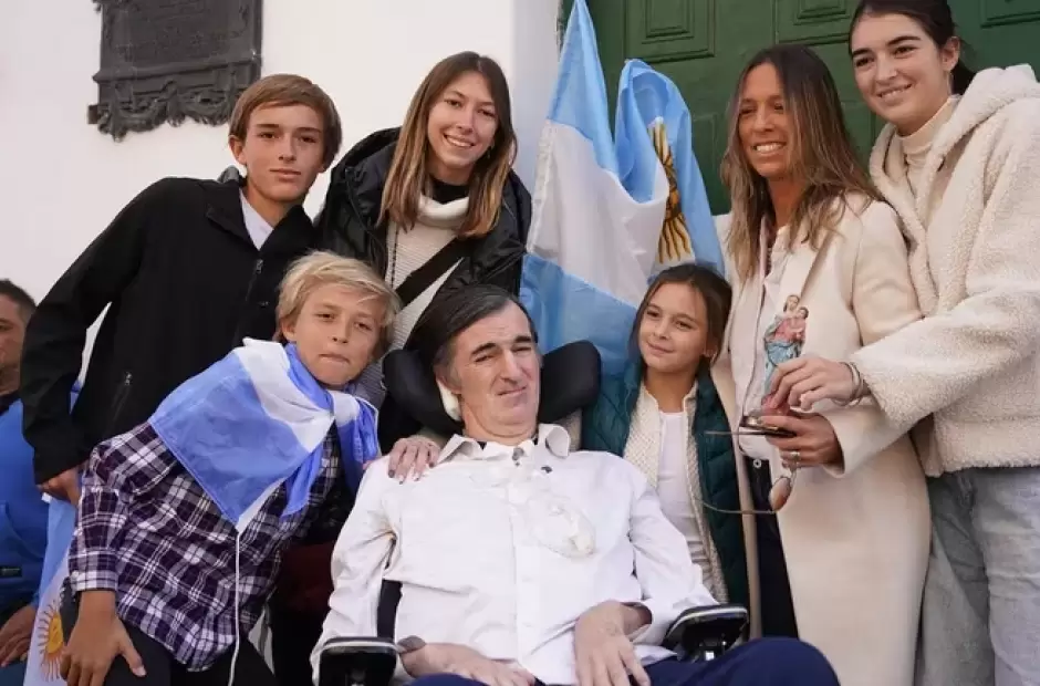 Esteban Bullrich y su familia en San Nicols (Fotos: Franco Fafasuli/ Infobae)