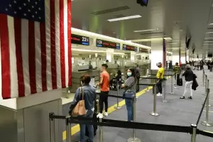 Estados Unidos ya no exigir a los turistas la vacuna contra el Covid-19