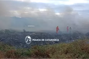 Bomberos sofocaron un incendio de pastizales en zona sur