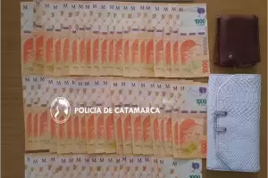 La Polica aprehendi a dos personas que le robaron $70.000 a un hombre