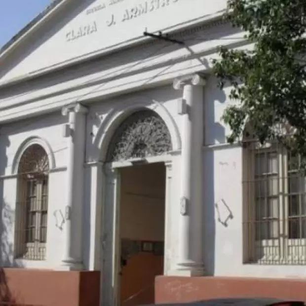 En medio de irregularidades, designan equipo normalizador en la "Clara J. Armstrong"