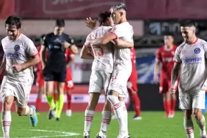 Argentinos Juniors e Independiente empataron 2-2 en La Paternal