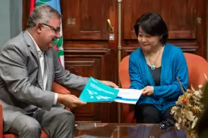 El gobernador se reuni con autoridades de la OIT para discutir polticas de empleo