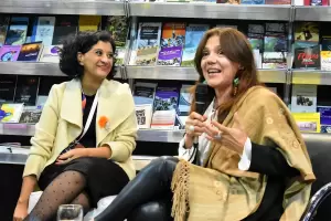 Con la participacin de Ginocchio, periodistas y artistas, culmin el ciclo Dios atiende en Buenos Aires?" en el stand de Catamarca