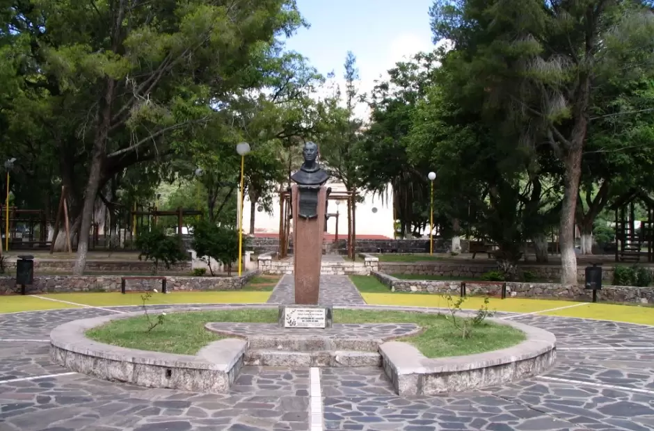 Plaza de San Jos� - Piedra Blanca