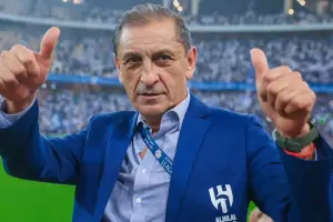 Tras salir campen con el Al Hilal, Ramn Daz se convirti en el DT ms ganador de la historia