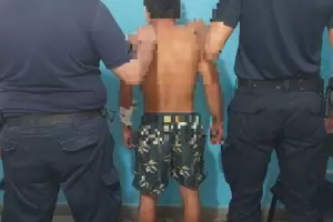 Entr a una casa, rob un celular y termin aprehendido en el barrio Mi Jardn