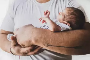 El Congreso tratar un proyecto de ley para ampliar las licencias por maternidad y paternidad