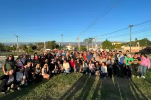 Dirigentes radicales y de la oposicin caminaron por los barrios de la Capital para dialogar con vecinos