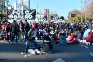 Tolosa Paz pidi que la Defensora del Nio intervenga para que no haya nios en el acampe