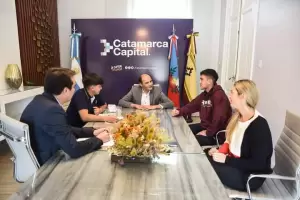Gustavo Saadi recibi a los hijos de Karina Chazarreta y se sum al pedido de "Justicia"