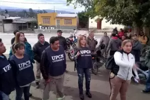 Municipales de Valle Viejo reclaman por el bono de $120 mil y adelantan posible paro