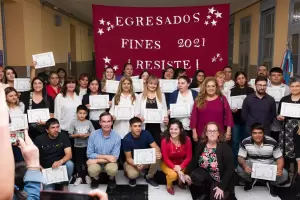 Educacin entreg 106 ttulos de nivel secundario a egresados del Plan FinEs