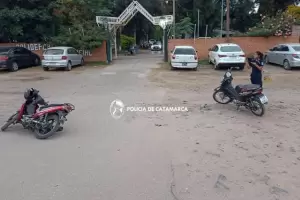 Mujer termin lesionada luego de que chocaran dos motocicletas