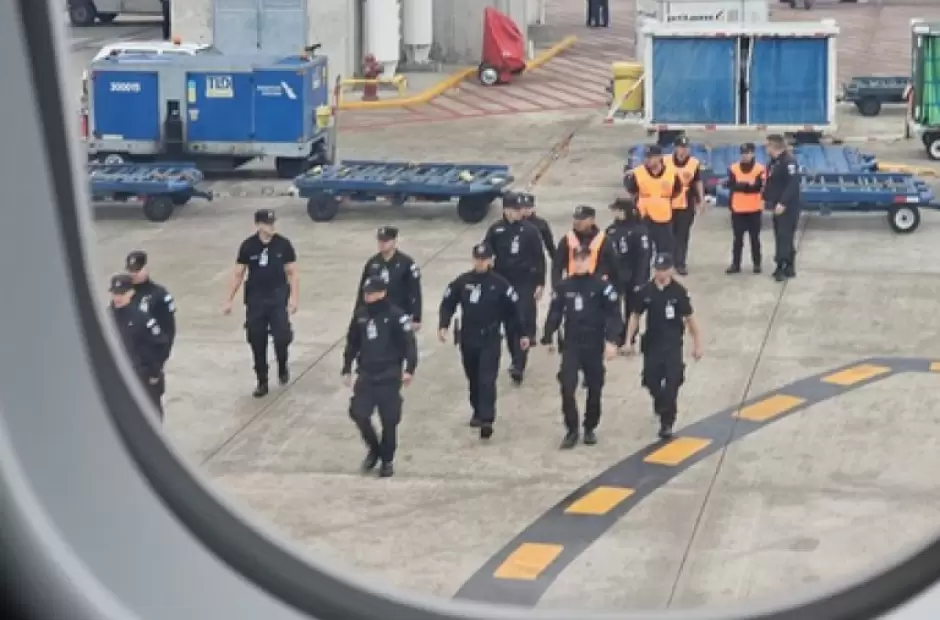 Operativo en Aerolneas Argentinas