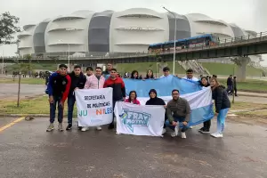 150 jvenes catamarqueos presenciaron el partido de Argentina vs Uzbekistan