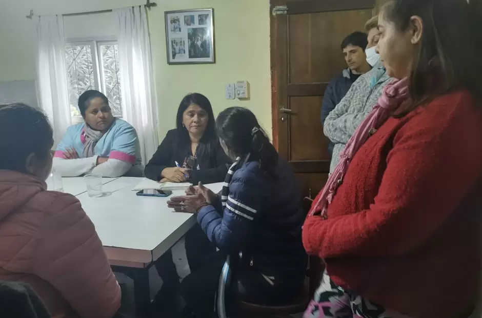 Vecinos y autoridades de Salud