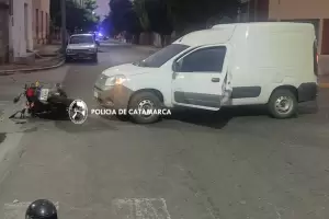 Motociclista fue impactada por una camioneta y sufri lesiones