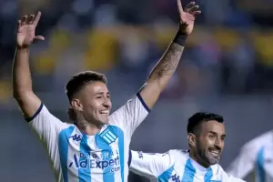 Racing se impuso 2-1 sobre Aucas y se aproxima a los octavos de final de la Copa Libertadores