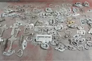 Recuperaron piezas de metal y bronce que fueron robadas de un cementerio