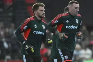 Quines son los arqueros de River que Demichelis mira ante el mal momento de Armani