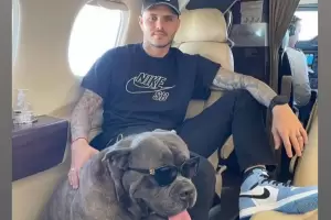 El incre�ble lujo de Icardi: tiene un perro gigante como el de Messi y lo subi� a su jet privado