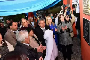Emotivo acto de imposicin de nombre Cabo 1 Edmundo Federico Marcial a la Escuela n318