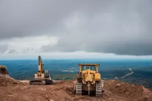 Jalil y Corpacci recorrieron el avance de obra del Corredor Este