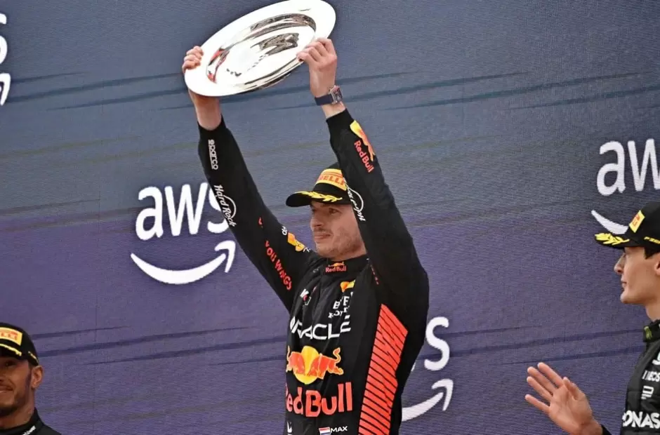 Verstappen celebra su primer lugar en Barcelona