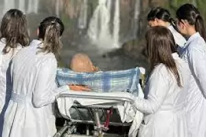 Mdicos llevaron a un paciente con cncer a las Cataratas para que cumplirle el sueo