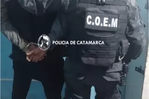 Intent golpear a su expareja y su hijo la defendi