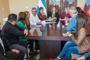 IES: firmaron convenio para concursar Jefaturas y se confirm el nombramiento de los becados