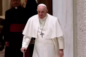 Francisco ya se levant y de a poco retoma sus tareas