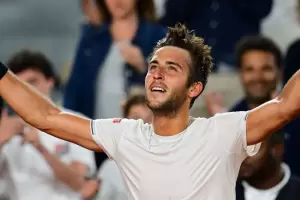 Toms Etcheverry, va en busca de las semifinales en Roland Garros