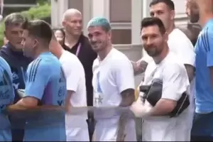 El cartel que hizo rer a Messi en China y expectativa por una prctica abierta