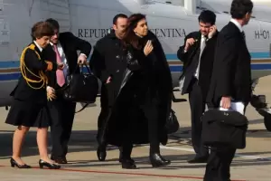 Anularon una causa contra Cristina Kirchner por el uso de vuelos presidenciales para trasladar muebles