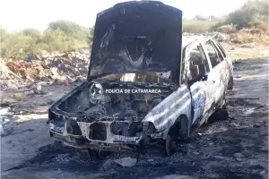 Quemaron un auto que haba sido robado a la madrugada