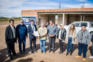Firmaron contrato para la finalizacin de la obra de la nueva Terminal en Beln