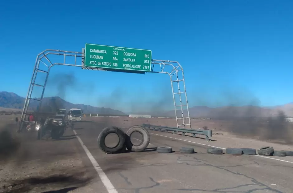 Corte Ruta n� 60 en reclamo por terrenos fiscales