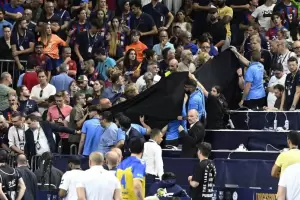 Un periodista muri en plena final de la Champions de handball