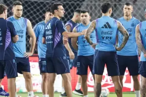 Argentina se enfrenta a Indonesia: hora, TV y formaciones