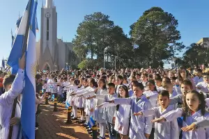 Promesa a la bandera: cmo surgi el ritual educativo que tiene ms de 100 aos