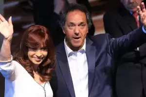 Duras crticas del kirchnerismo a Scioli: Va a armar una lista con cachivaches